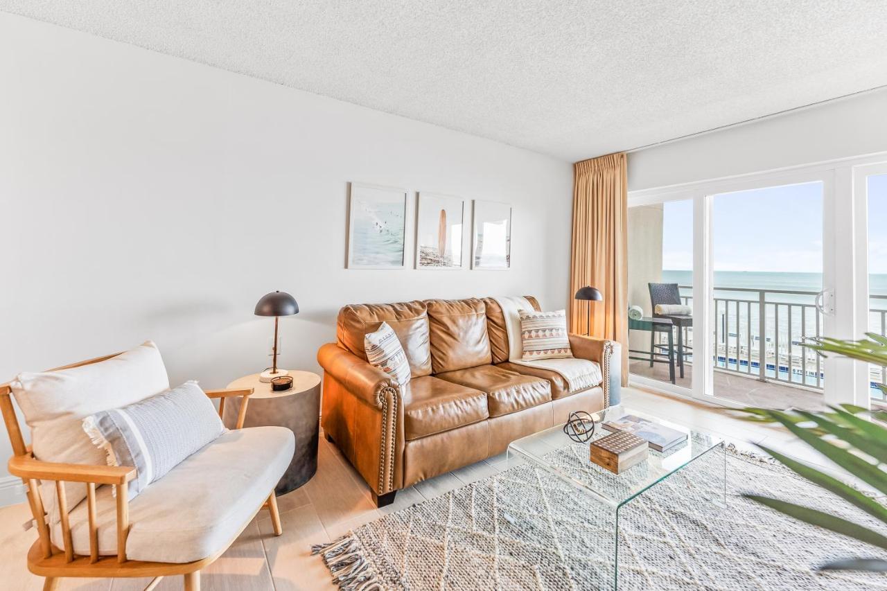 Paradise Beach Club - Oceanfront And Penthouse Satellite Beach Bagian luar foto