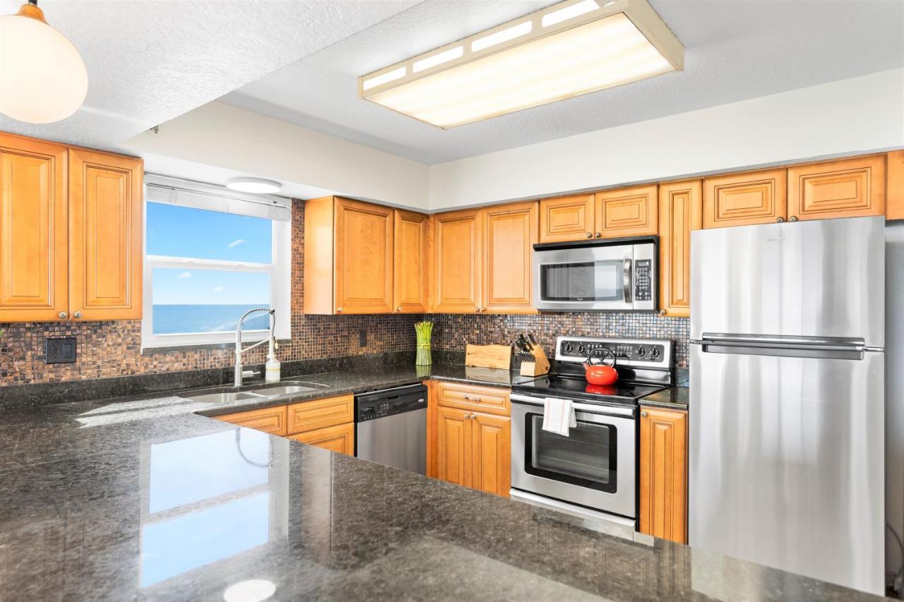 Paradise Beach Club - Oceanfront And Penthouse Satellite Beach Bagian luar foto