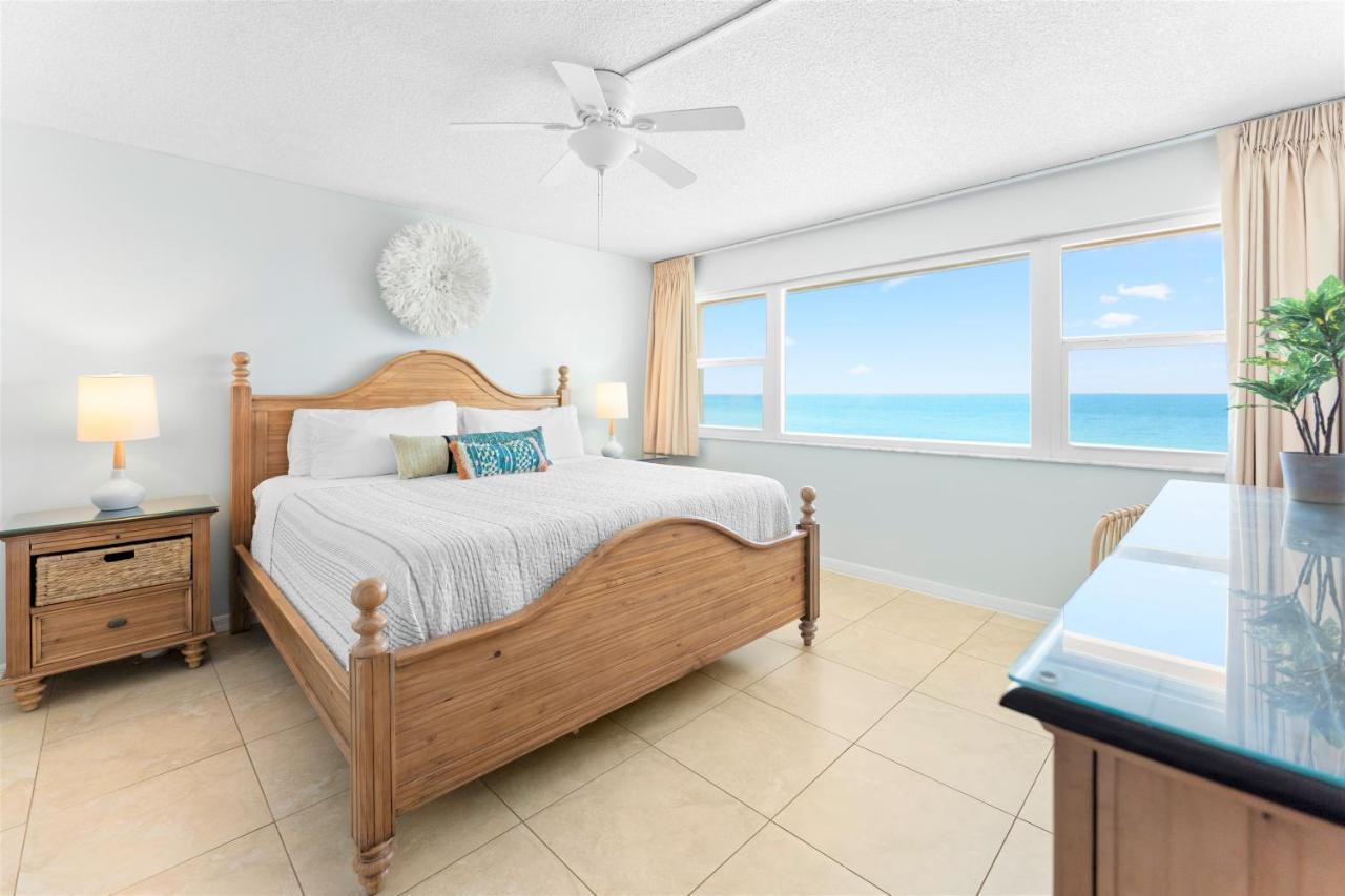 Paradise Beach Club - Oceanfront And Penthouse Satellite Beach Bagian luar foto