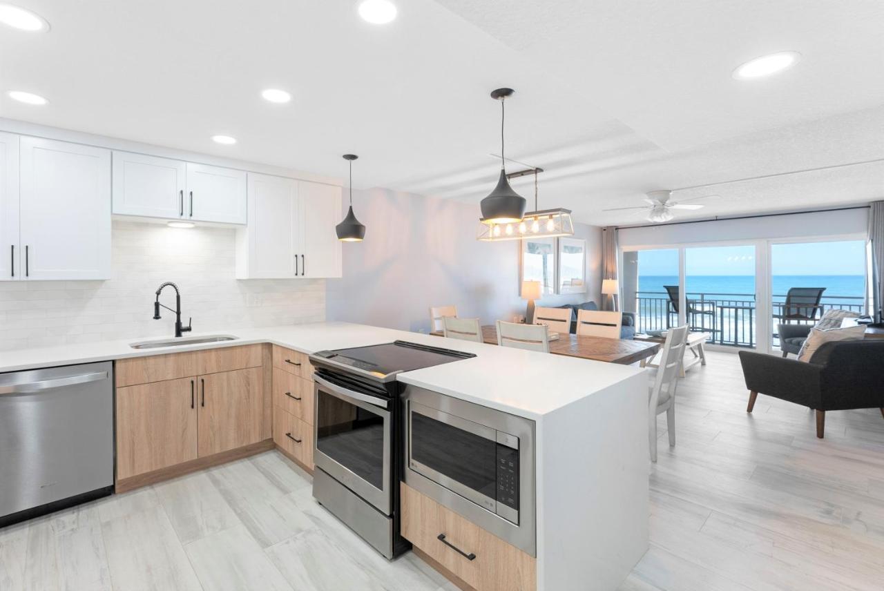 Paradise Beach Club - Oceanfront And Penthouse Satellite Beach Bagian luar foto