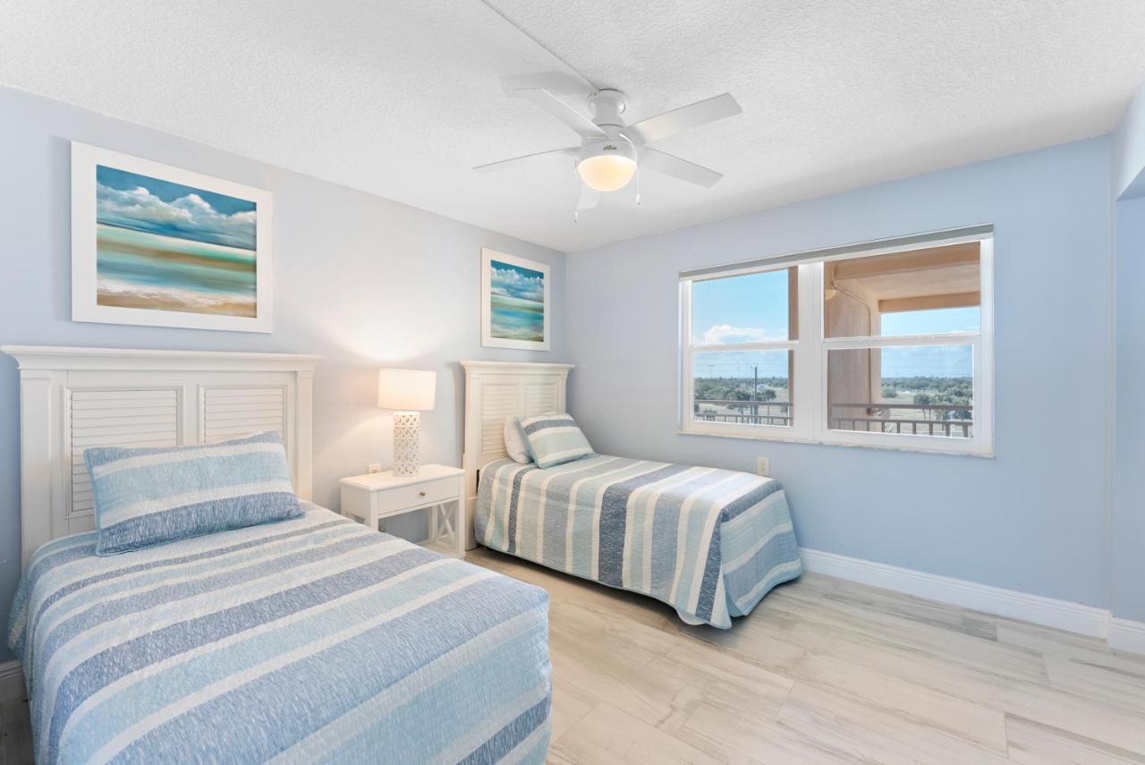 Paradise Beach Club - Oceanfront And Penthouse Satellite Beach Bagian luar foto