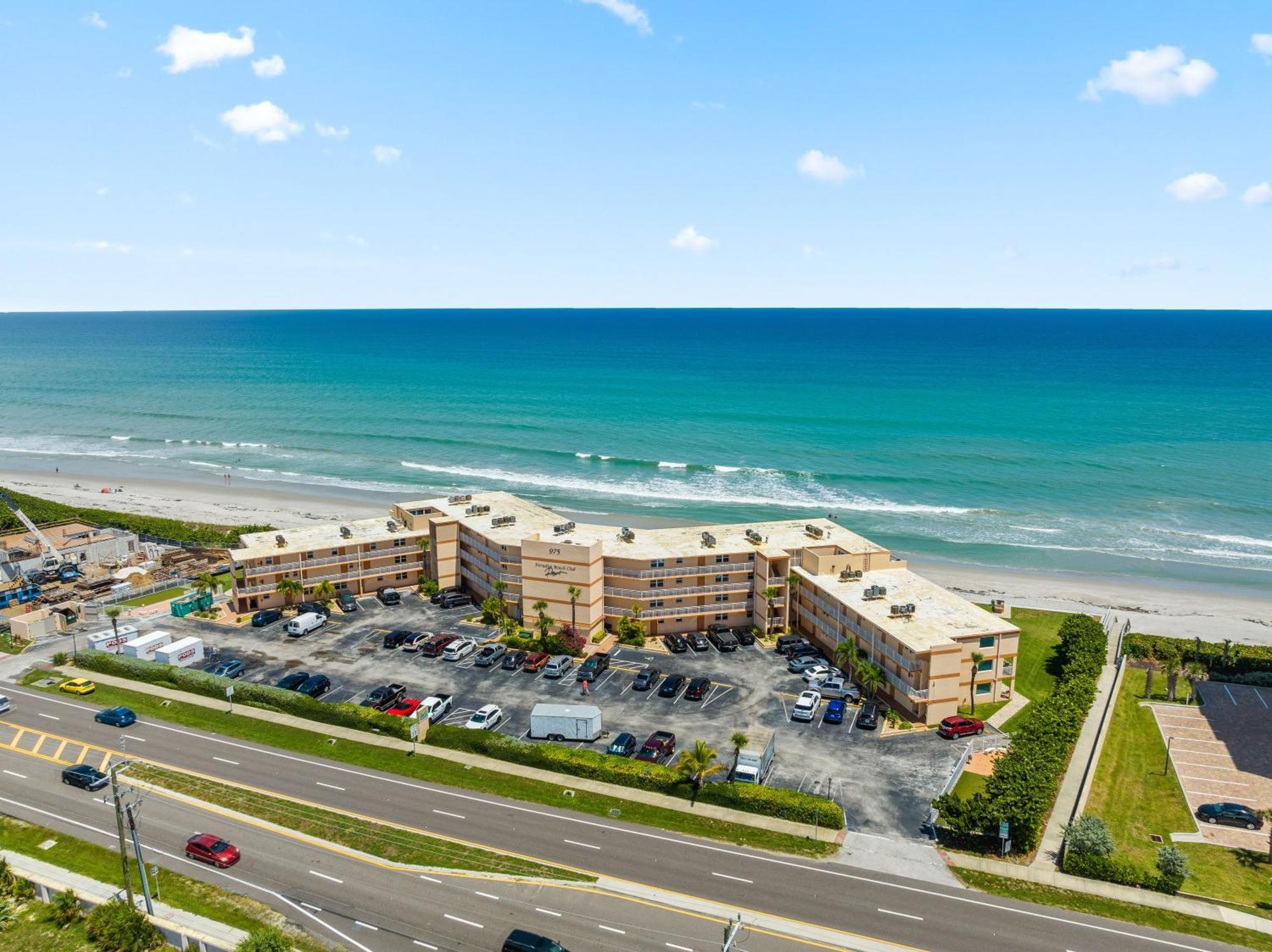 Paradise Beach Club - Oceanfront And Penthouse Satellite Beach Bagian luar foto