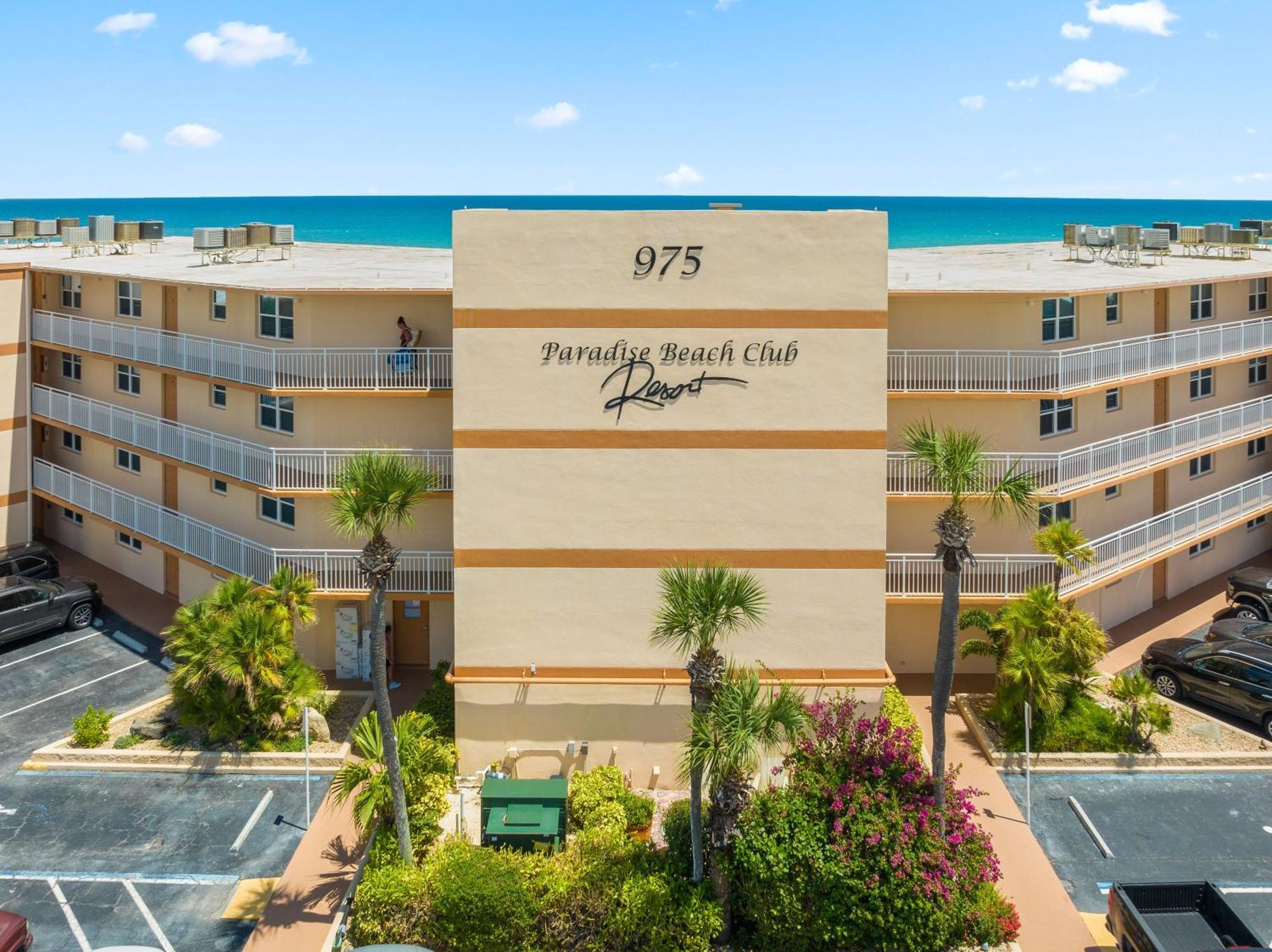 Paradise Beach Club - Oceanfront And Penthouse Satellite Beach Bagian luar foto